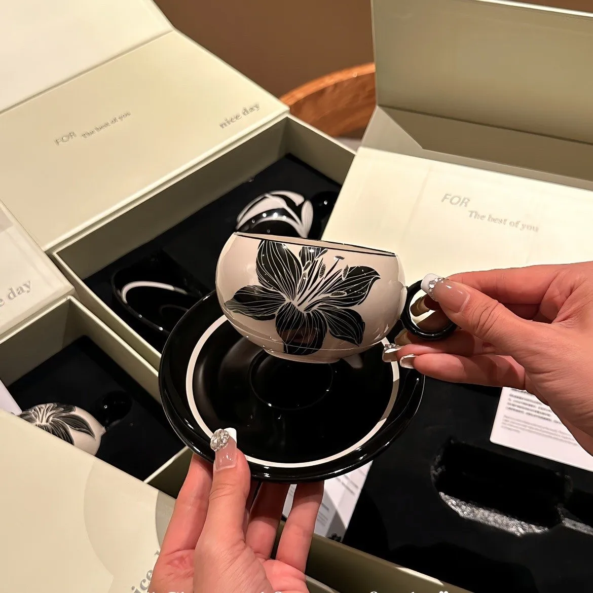 Asthetic cup set