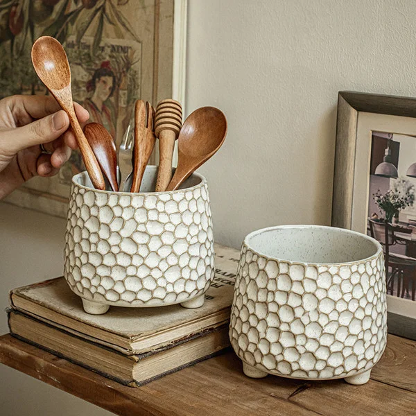 Fun Pinecone-Shaped Three-Legged Ceramic Storage Jar, Kitchen Tool Holder, Personalized Creative Ornament Jar, Cross-Border Export