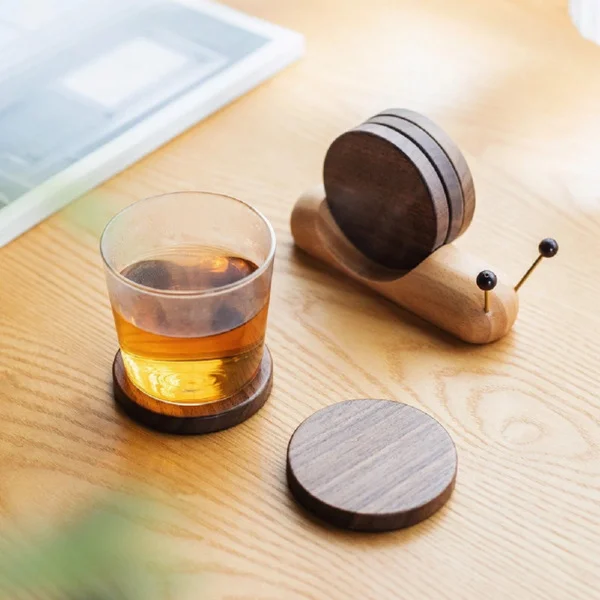 Desktop Creative Snail Wooden Coasters, Heat Insulation Pads, Decorative Ornaments, Heat-Resistant Pads, Pot Pads, Bowl Pads, Cup Holders, Magnetic Suction Wholesale