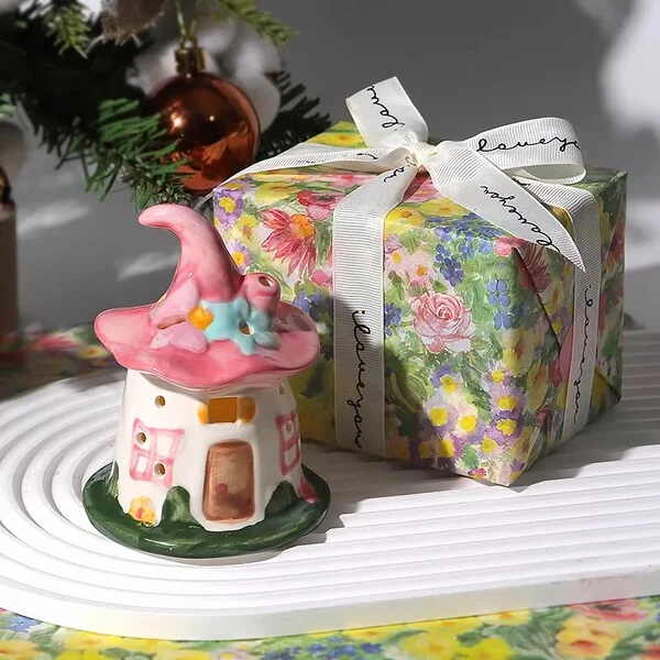 Red magic hat + gift box ribbon style