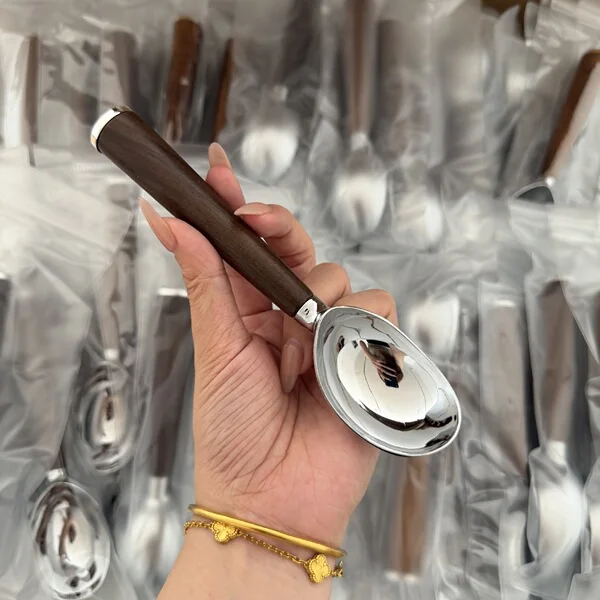 Walnut zinc alloy ice cream scoop