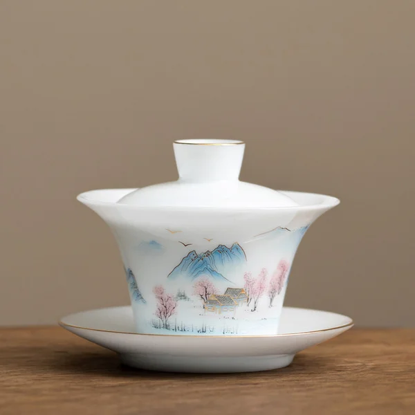 ice horseshoe covered bowl [shan hui cat] painted with gold