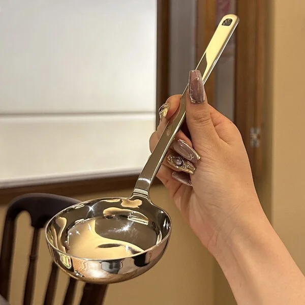New Stylish Stainless Steel Long-Handled Kitchen Ladle for Home Use, Deep Soup Spoon, Trendy Strainer Spoon, Porridge Spoon