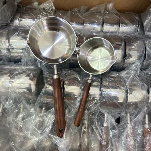 kitchen 316 stainless steel walnut oil pouring pot thickened kitchen oil pouring pot flat bottom hot oil pouring pot